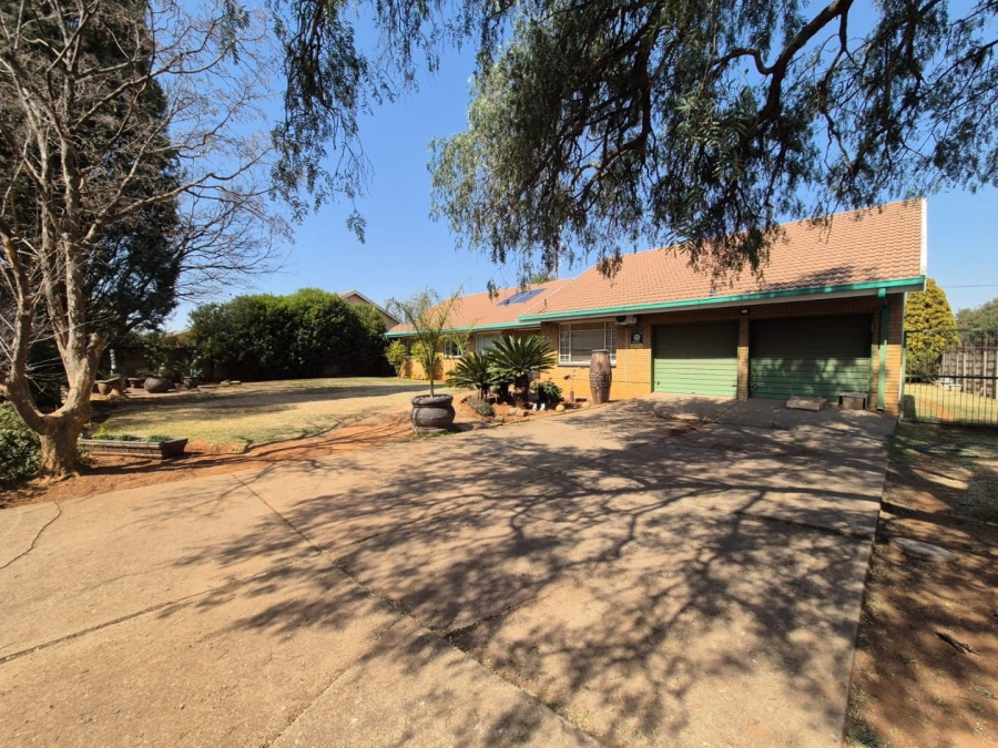 4 Bedroom Property for Sale in Vaalpark Free State